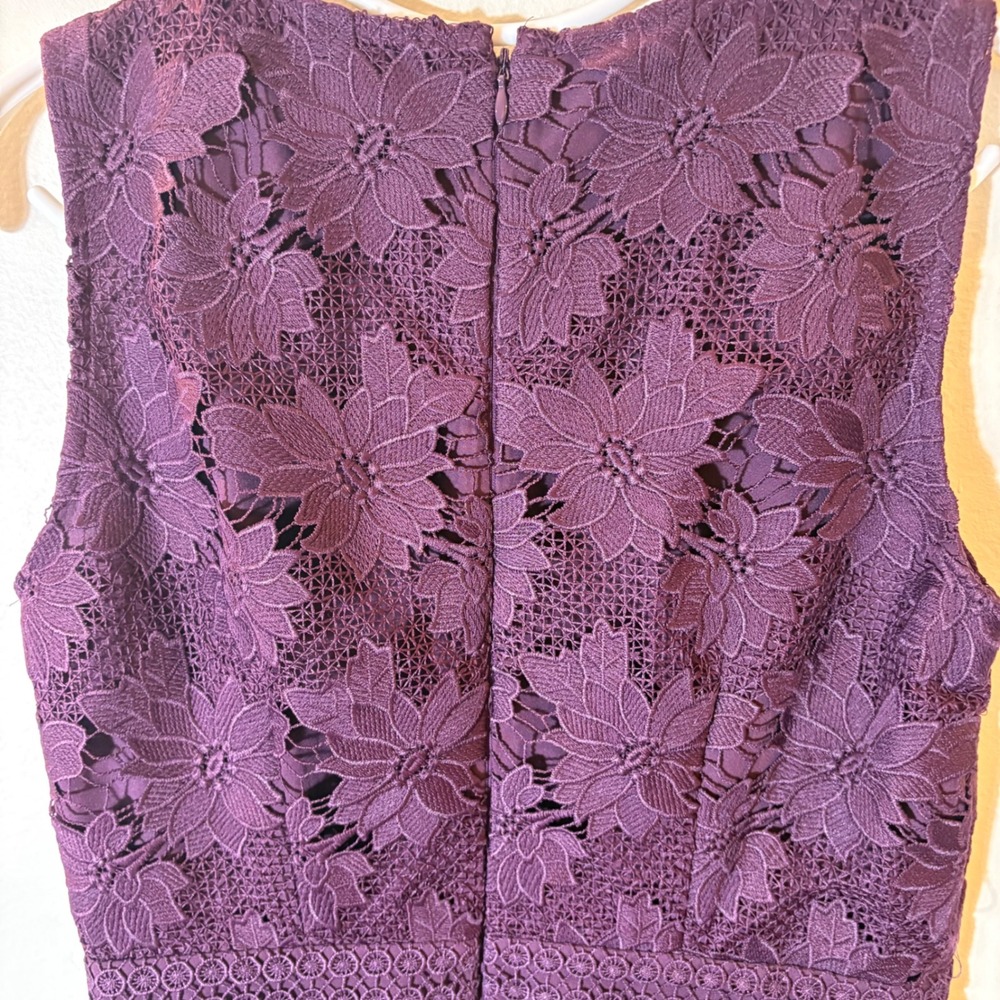 LOFT Aubergine‎ Scalloped Lace Dress Size 2 - Picture 8 of 9